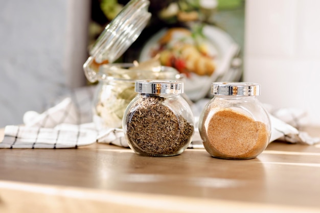 Nádoba s bylinkami a korením